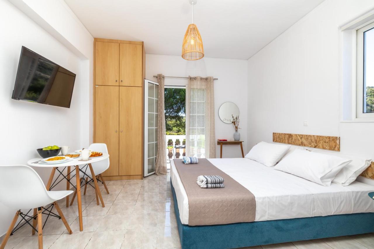 White House Studios & Apartments Argostoli  Eksteriør billede