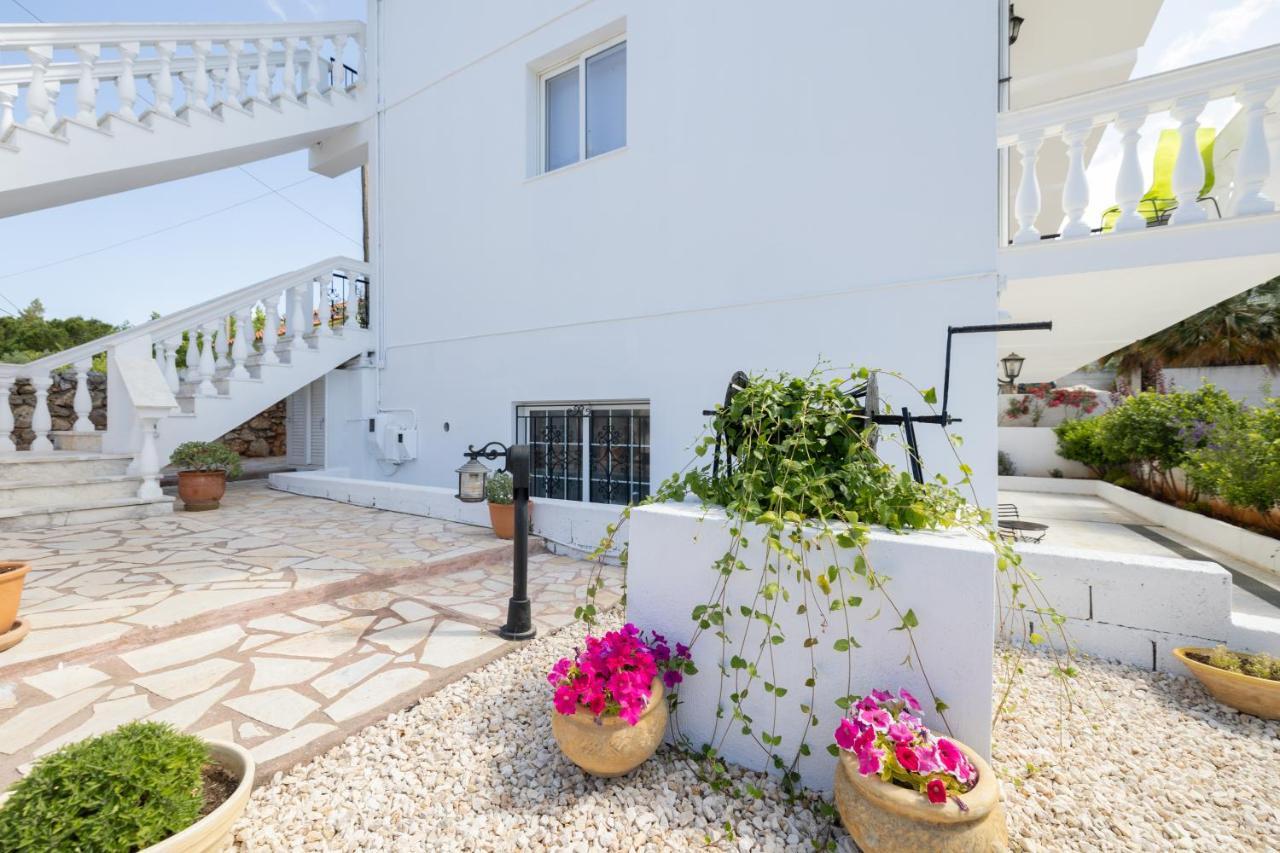 White House Studios & Apartments Argostoli  Eksteriør billede