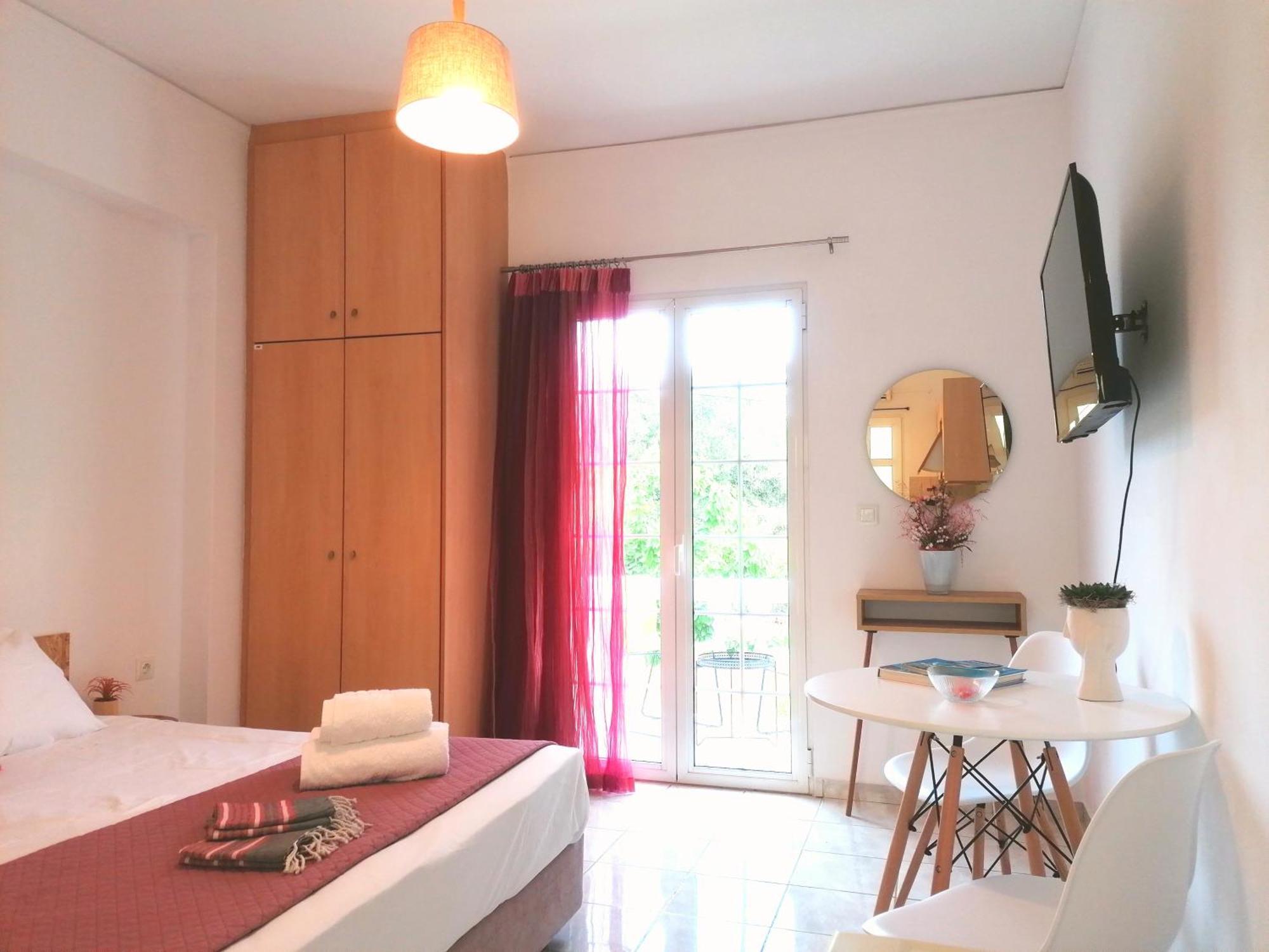 White House Studios & Apartments Argostoli  Eksteriør billede